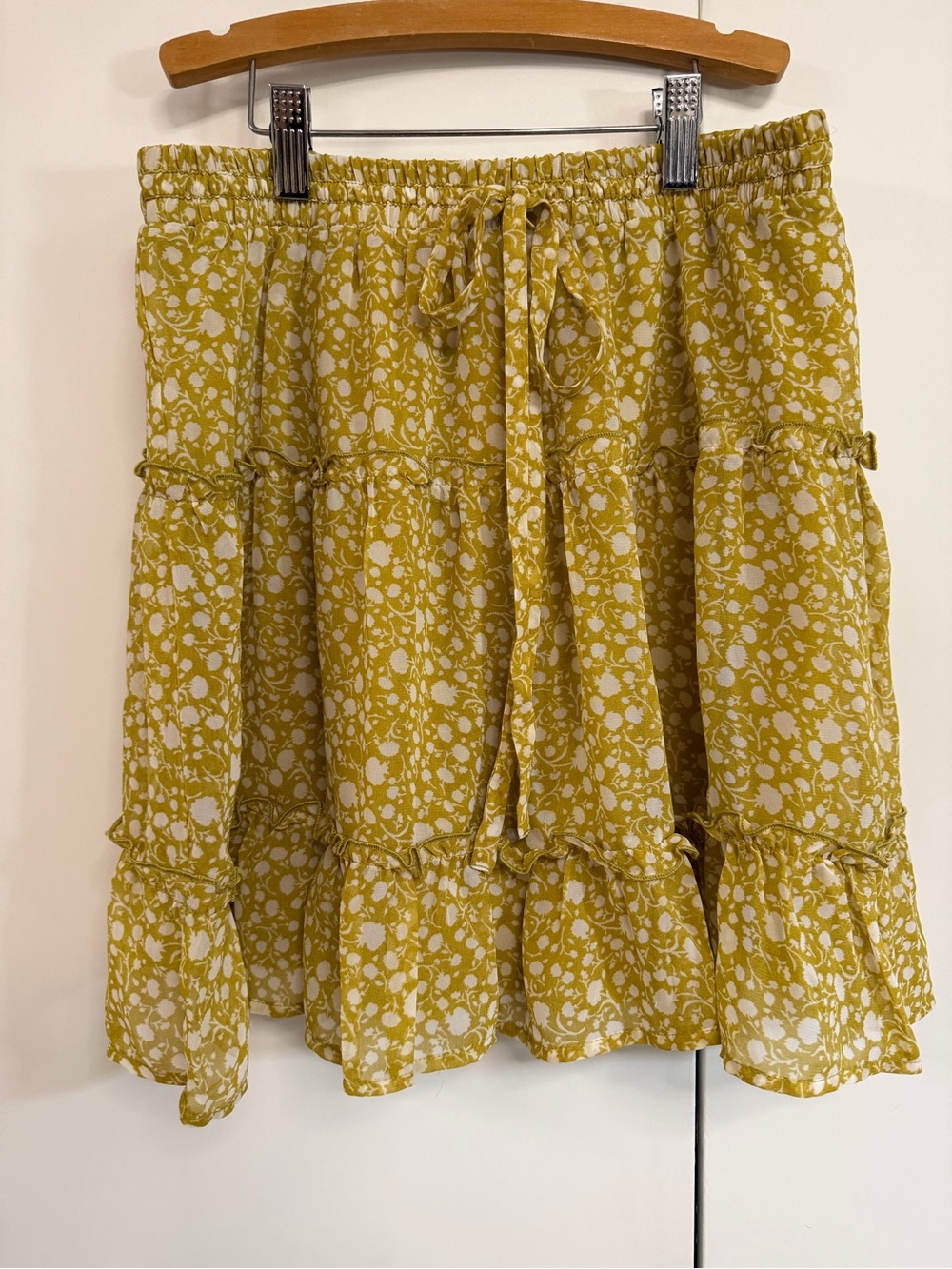 Sienna Sky floral tiered mini skirt
